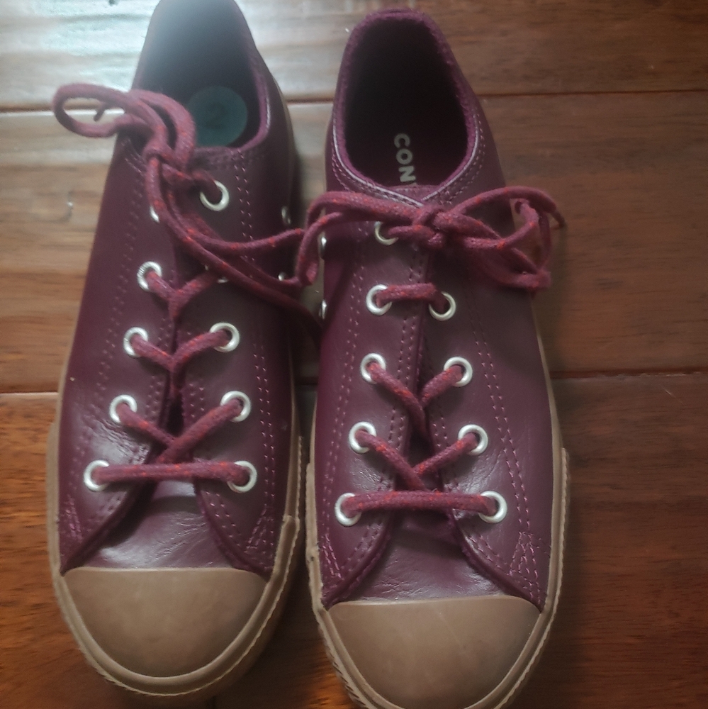 Boys Maroon/Burgundy Converse